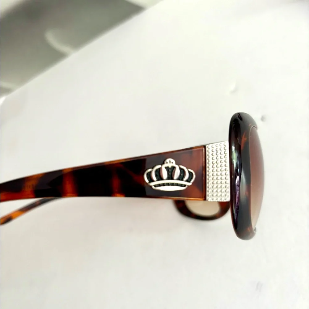 Bundle of two sunglasses